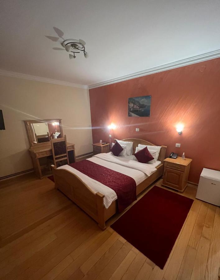 Saint Paul Accommodation Kraljevo Exterior foto